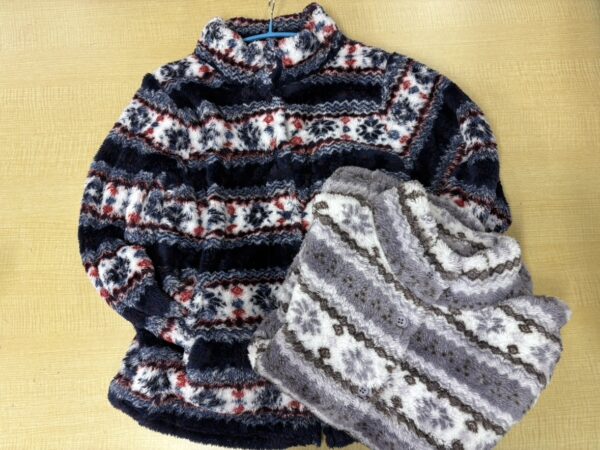 冬物衣類続々入荷中！